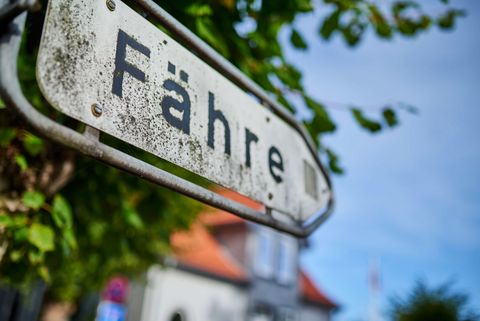 Schleifähre Arnis Schild