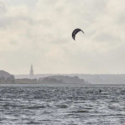 Weseby Große Breite Kitesurfen im Herbst