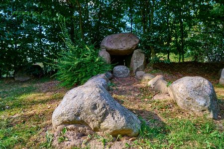 Guly Thingplatz Stoltebüll Dolmen