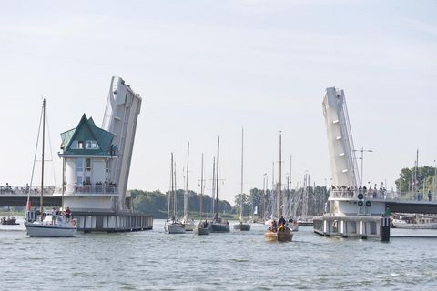 Kappeln Schleibrücke mit Segelbooten