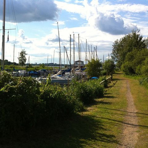 Spazierweg am Hafen in Borgwedel-Stexwig