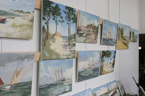 Malereien im Café Grünlund an der Ostsee