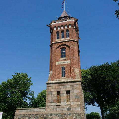 Bismarckturm Scheersberg von der Seite