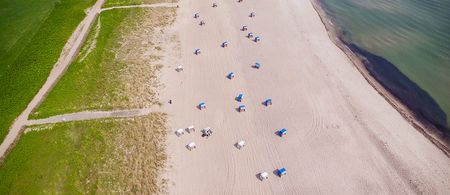 Strandkörbe am Weidefelder Strand in Kappeln