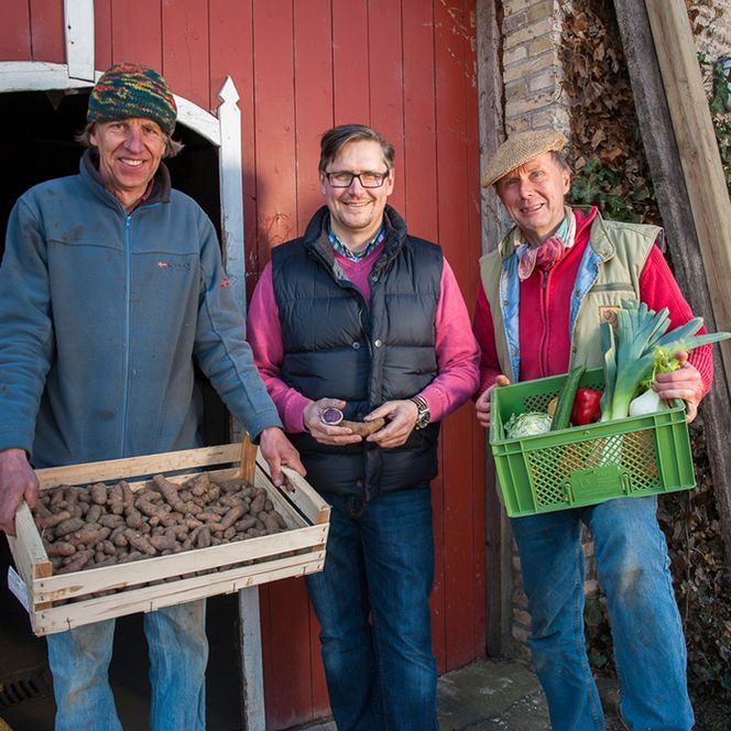 Ernte auf einem Bauernhof an der Schlei