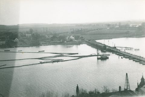 Heringszaun 1925 Pontonbrücke vor dem Bau der Drehbrücke